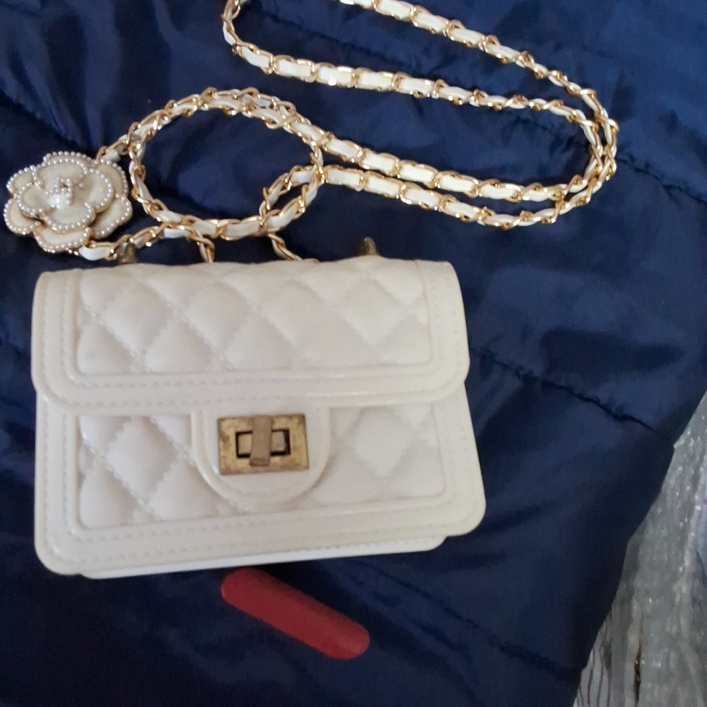 White 100% PVC with tarnished metal closure and petals beaded fux pearl  (as is)